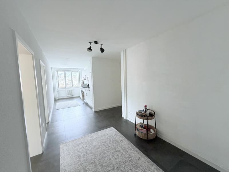 Spacieux ! Appartement de 2.5 pièces avec balcon (4)
