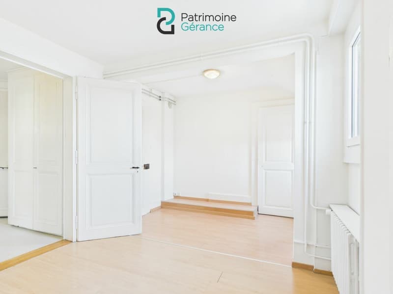 Appartement de 2 pièces au 4ème étage (3)