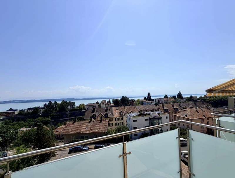 Studio rénové avec encadrement et vue sur le lac au 4ème étage (6)