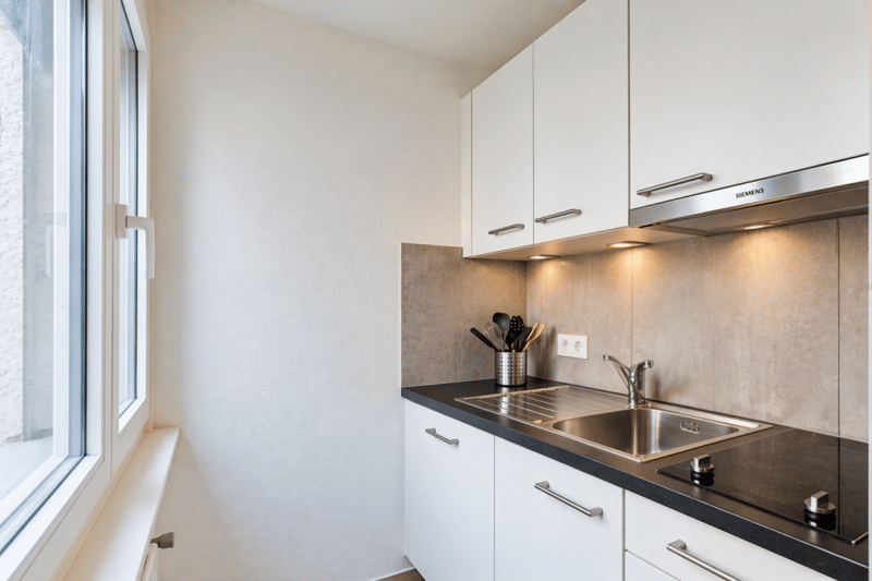 STUDIO RÉNOVÉ ET DISPONIBLE DE SUITE - VOTRE PREMIER CHEZ-VOUS À LA CHAUX-DE-FONDS ! (1)