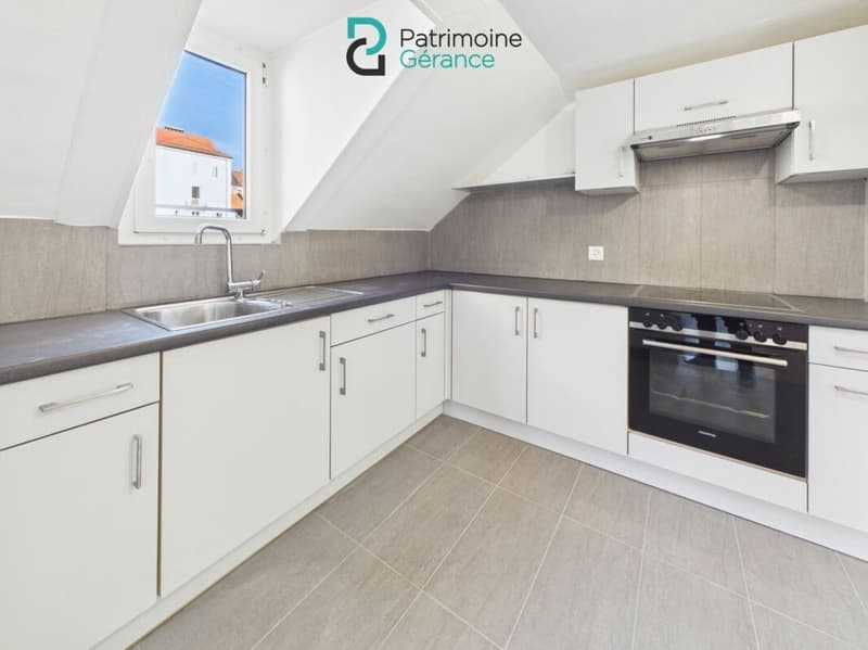 2.5 PIÈCES RÉNOVÉ DE 83 M² - 1 MOIS DE LOYER NET OFFERT ! (3)