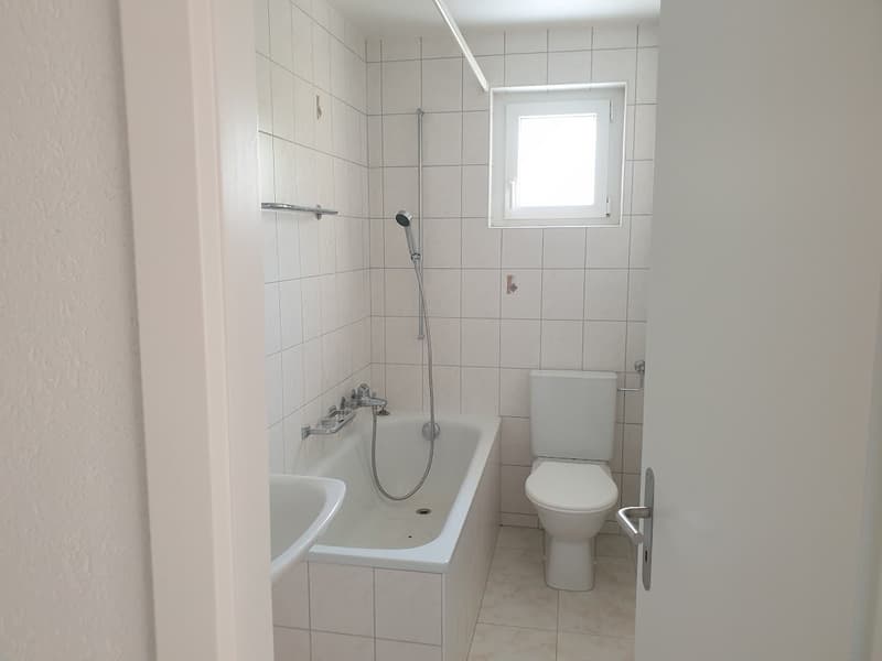 Appartamento con 3 locali, balcone e ascensore (7)