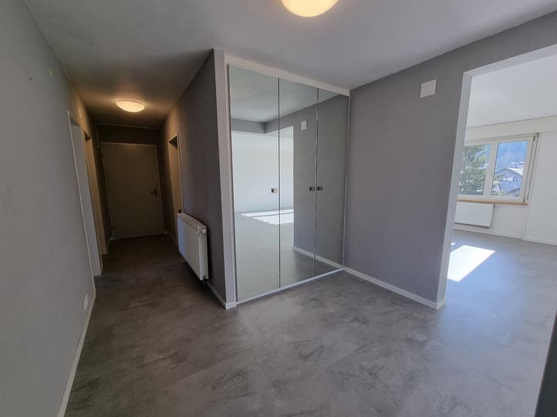 Spacious 4.5-room apartment with balcony in Couvet (12)