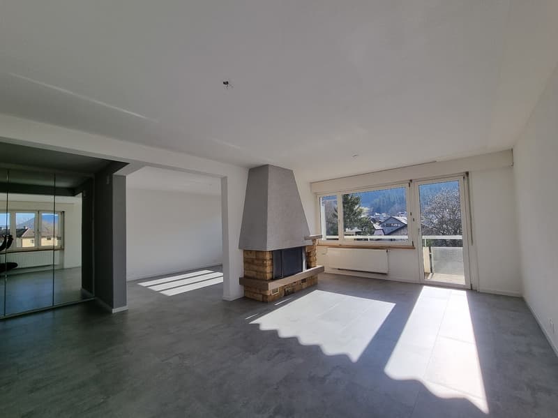 Spacious 4.5-room apartment with balcony in Couvet (6)