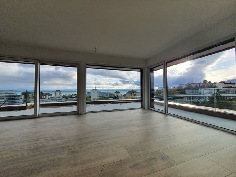 Splendido appartamento in mansarda di 3,5 locali con balcone e vista sul lago (3)