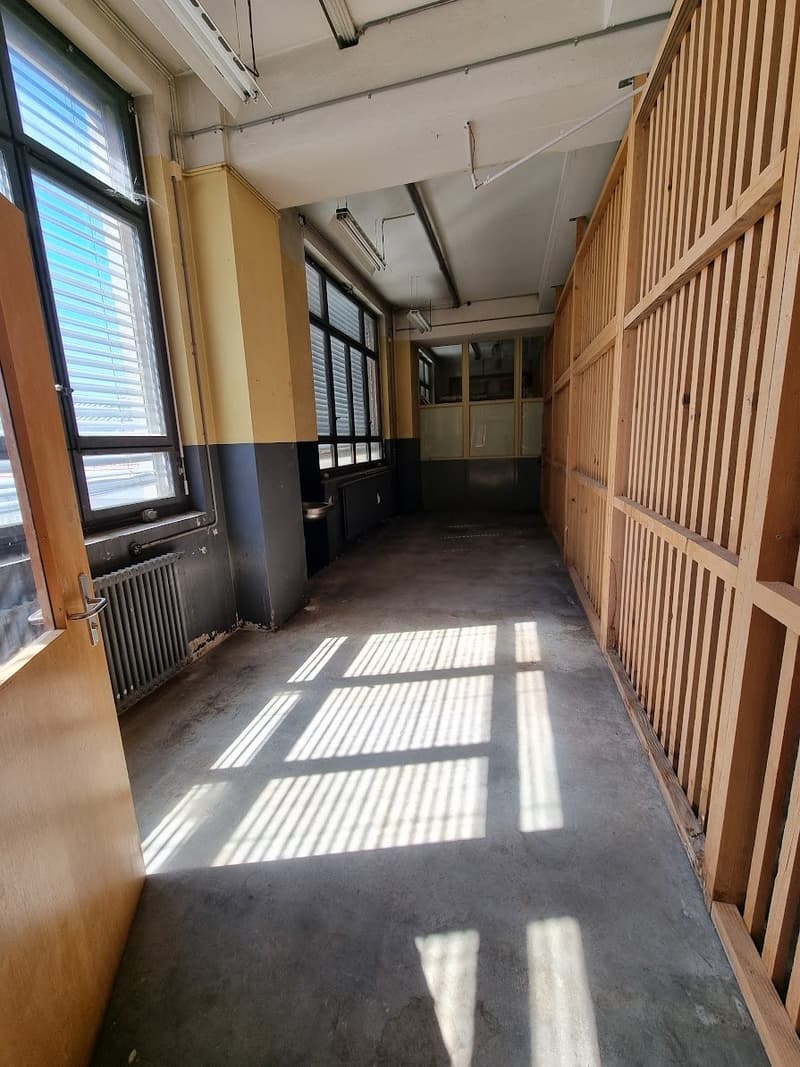 Locale deposito al 2° piano con ascensore (1)