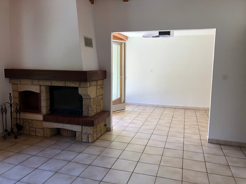 Charmant appartement de 3.5 pièces avec grand balcon (1)