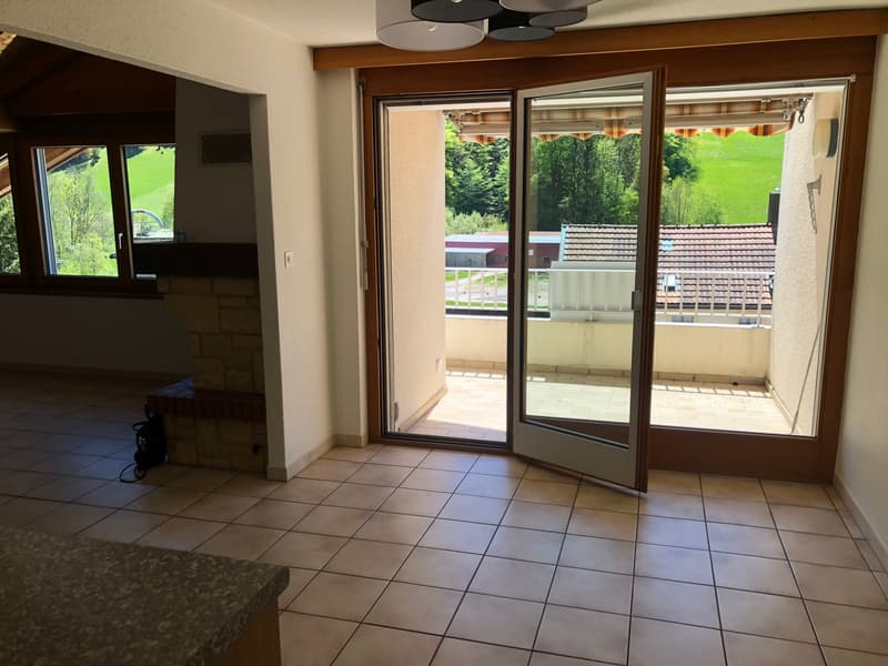 Charmant appartement de 3.5 pièces avec grand balcon (2)