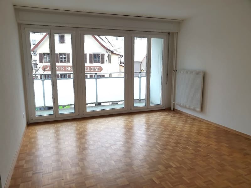 Bello appartamento di 3 locali con balcone e ascensore (2)