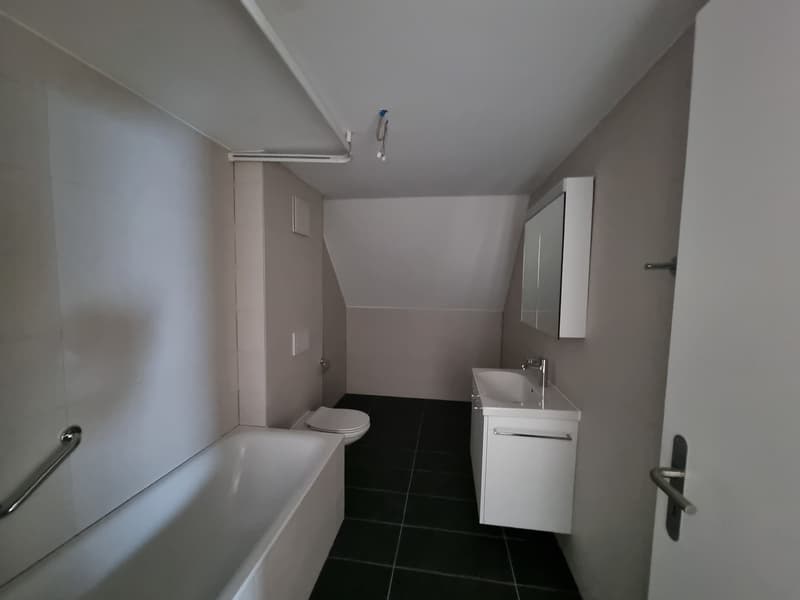 Bel appartement en duplex entièrement neuf de 4 pièces au 4ème étage avec ascenseur (8)