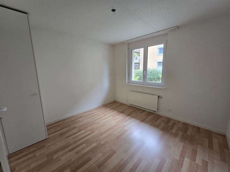 Spacieux appartement de 5 pièces avec balcons à Travers (10)