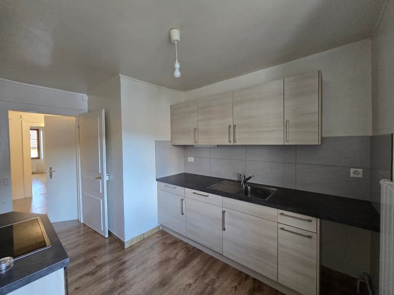 Spacieux appartement de 4 pièces au centre de Fleurier (3)