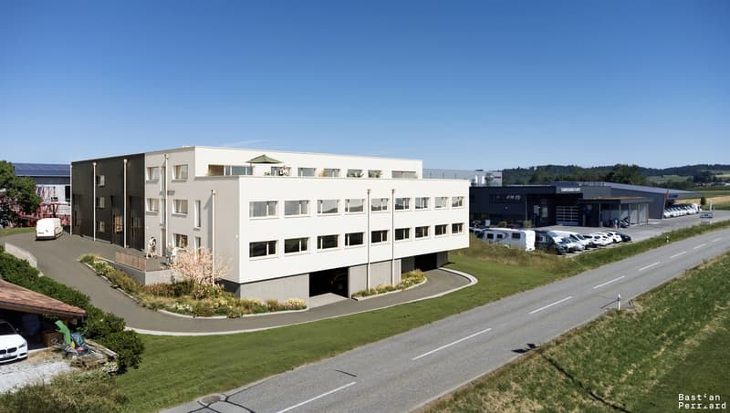 5,5 locali nuovo appartamento di 131m2, terrazza Sud-Est di 95m2, vista delle Alpi (3)
