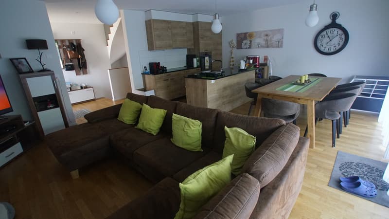 Duplex-Wohnung 4.5 Zimmer mit Terrasse und Garten (1)