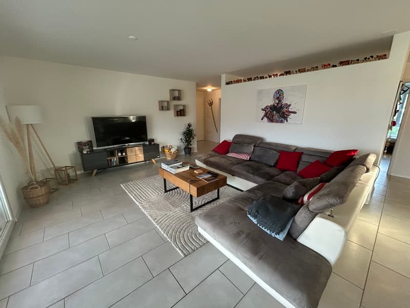 Opportunité rare - Magnifique appartement moderne de 5,5 pces à Romont (2)
