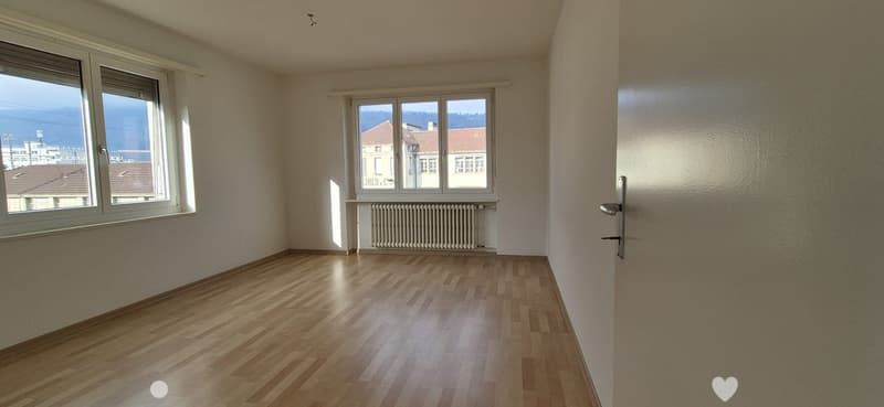 Schönes 4,5-Zimmer-Apartment in Biel (3)