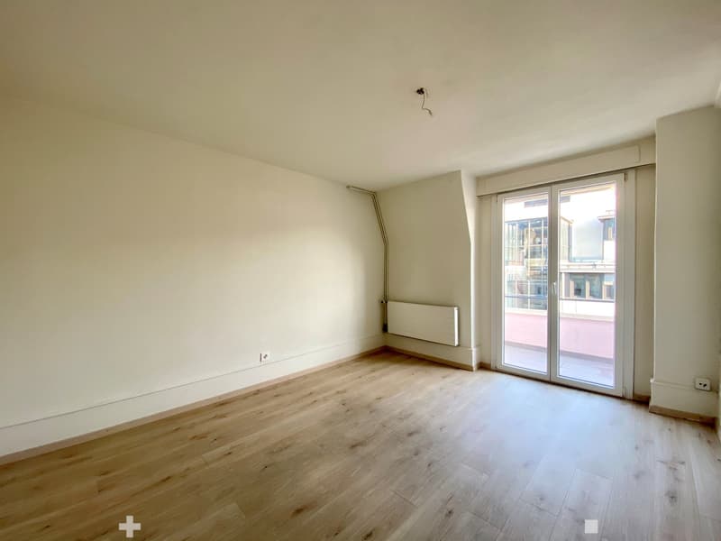 TOP Helle, ruhige Duplex-Dachwohnung 3..5 Zimmer mit Balkon (5)