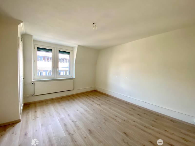 TOP Helle, ruhige Duplex-Dachwohnung 3..5 Zimmer mit Balkon (4)