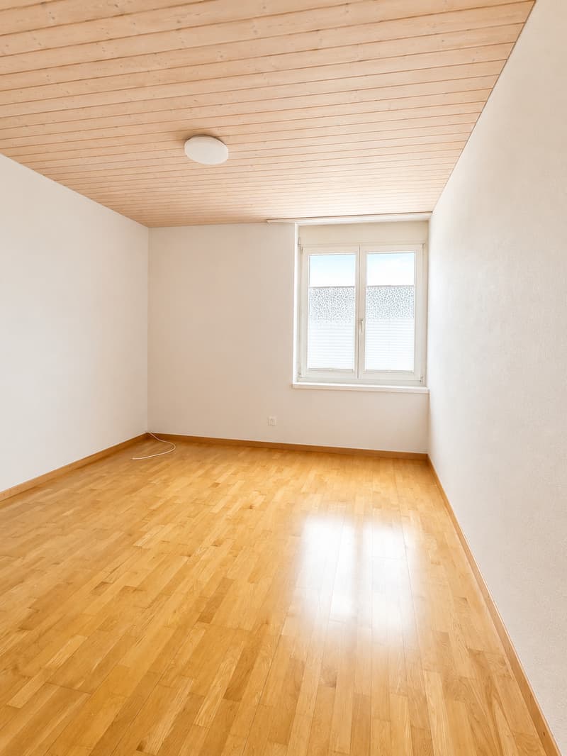 Geräumige 5.5-Zimmer-Maisonette-Wohnung in Leuggern – sofort verfügbar! (6)