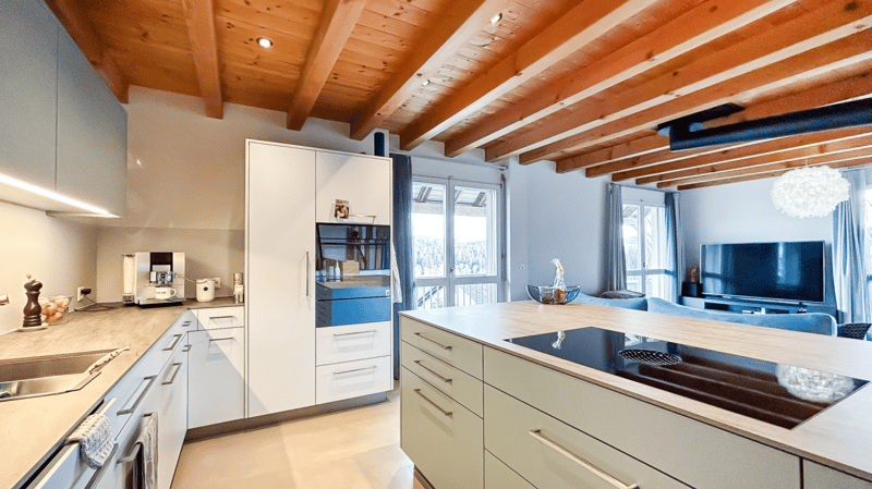 Living with a view - a gem in an elevated location with space and quality (12)