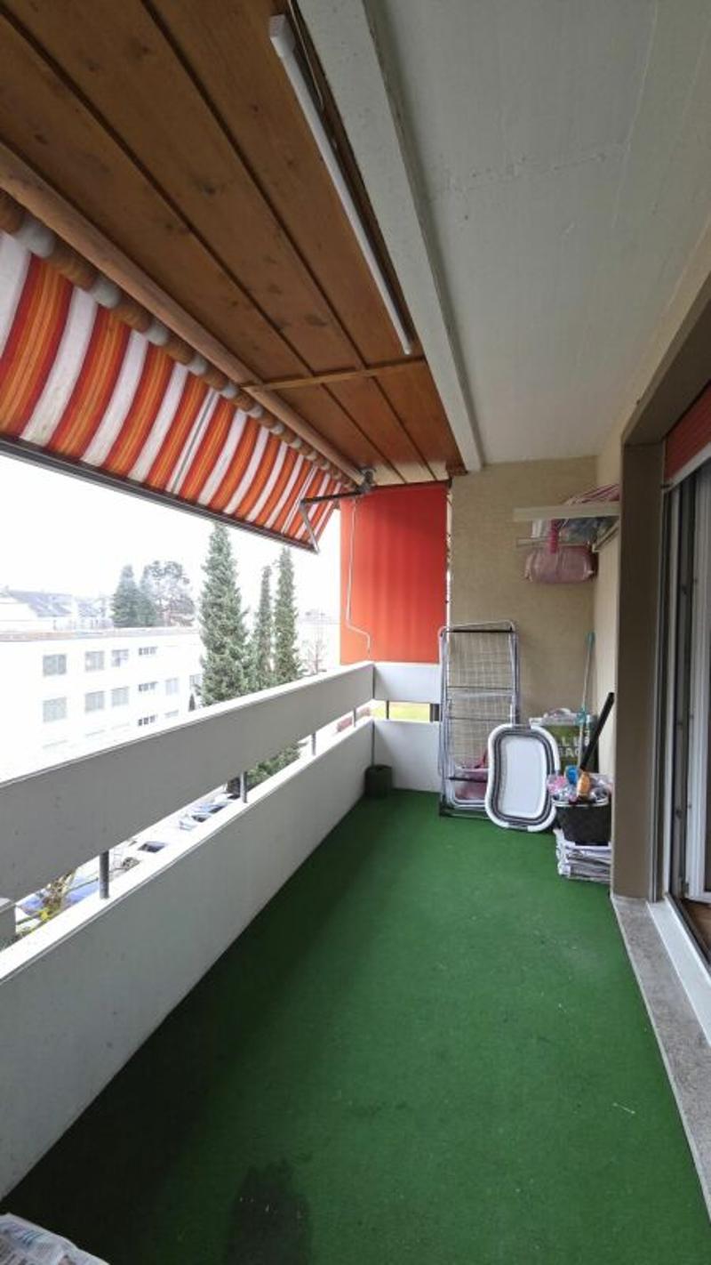 Leben in 4.5 Zimmerwohnung im obersten Geschoss mit Balkon (4)
