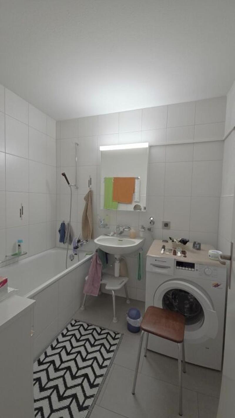Living in a 3.5-room apartment on the top floor with a balcony (12)