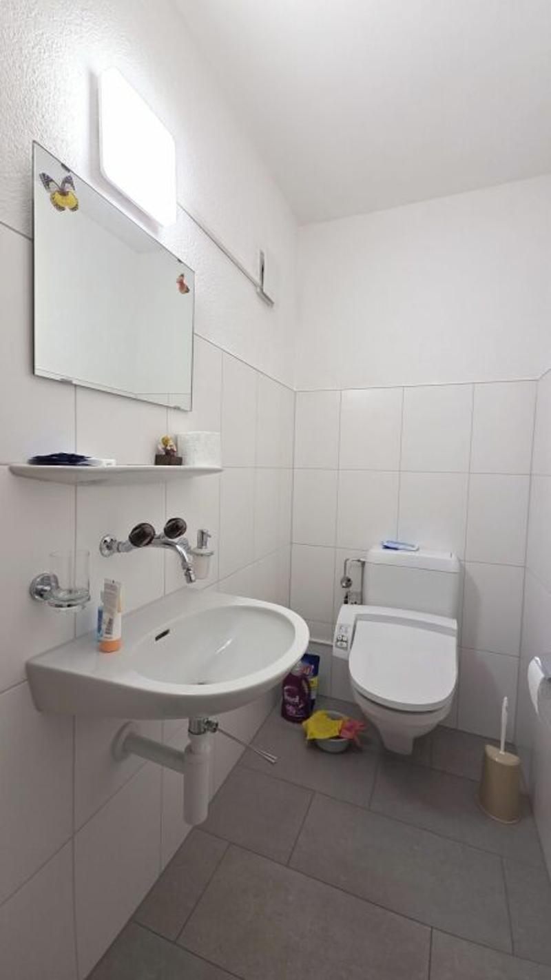 Living in a 3.5-room apartment on the top floor with a balcony (13)
