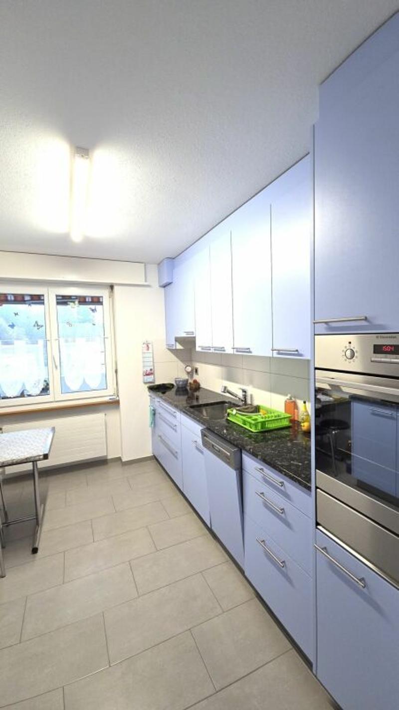 Living in a 3.5-room apartment on the top floor with a balcony (11)