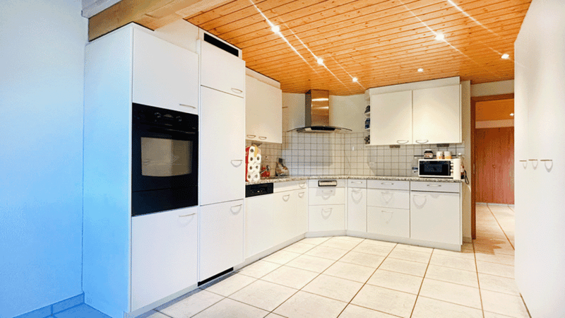 Mehrfamilienhaus mit grosser Baulandreserve (9)