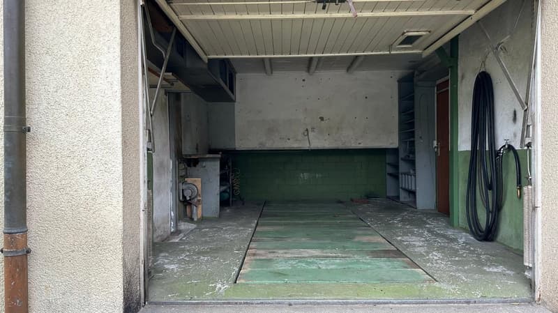 Corner house with potential & XXL garage – ideal for craftsmen and collectors (45)