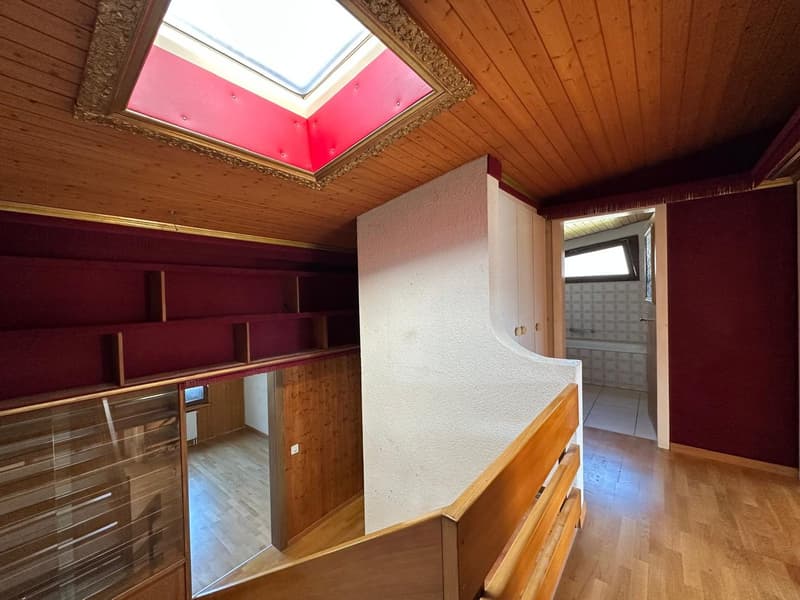 Corner house with potential & XXL garage – ideal for craftsmen and collectors (24)
