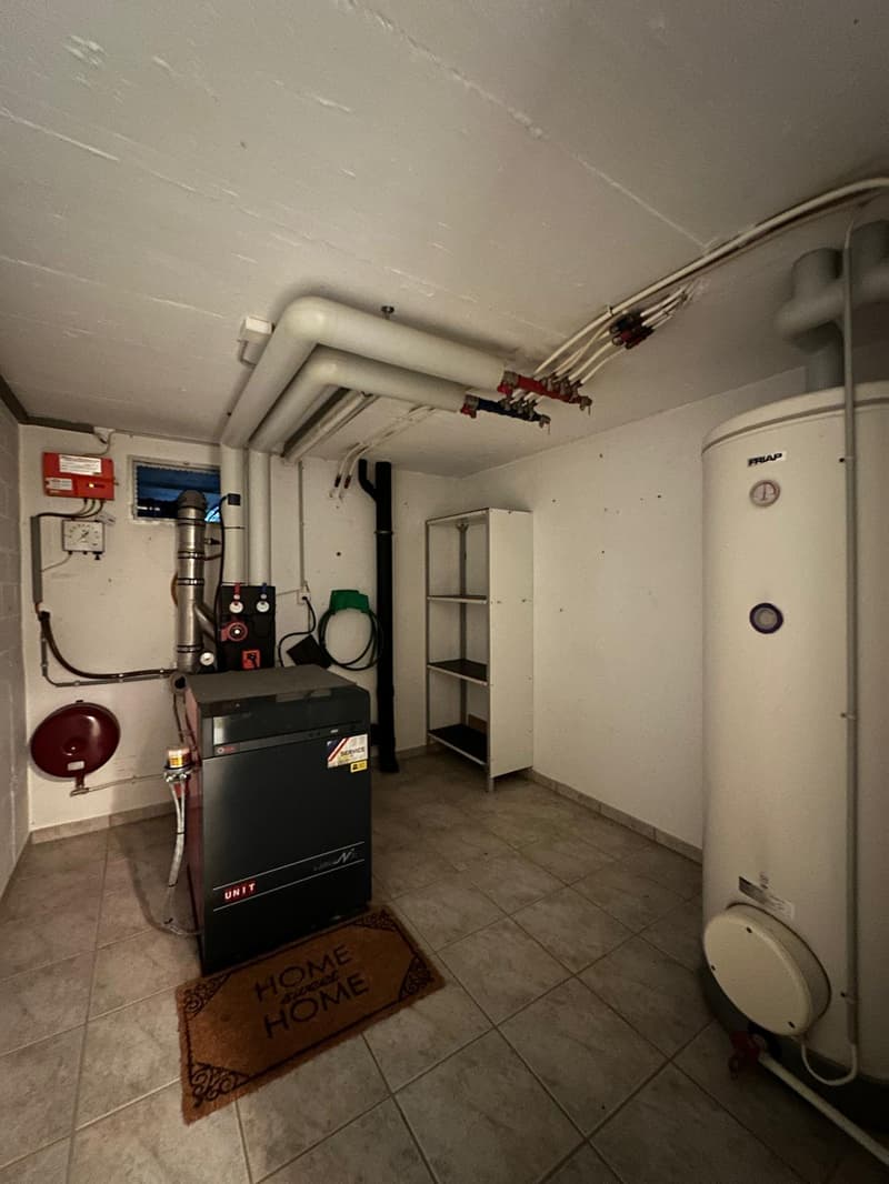 Corner house with potential & XXL garage – ideal for craftsmen and collectors (2)