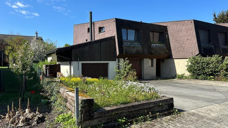 Corner house with potential & XXL garage – ideal for craftsmen and collectors (39)