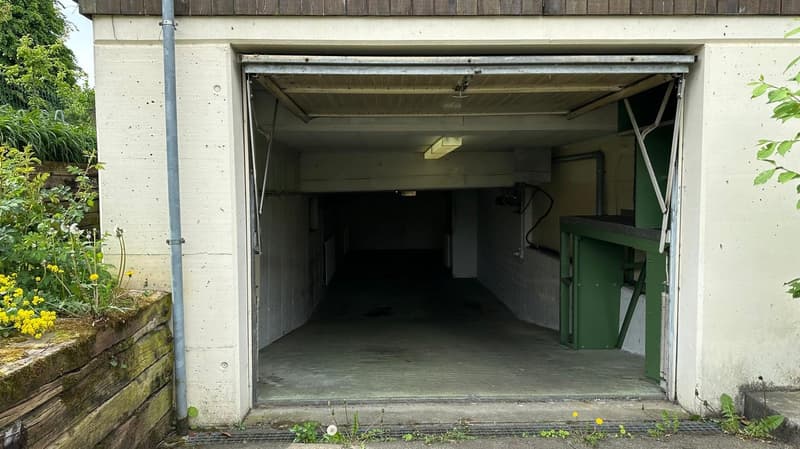 Corner house with potential & XXL garage – ideal for craftsmen and collectors (51)