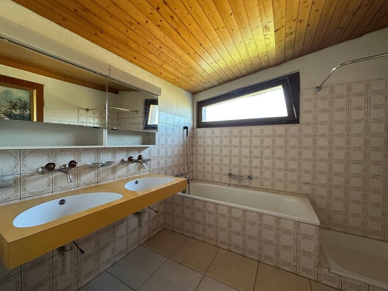 Corner house with potential & XXL garage – ideal for craftsmen and collectors (27)
