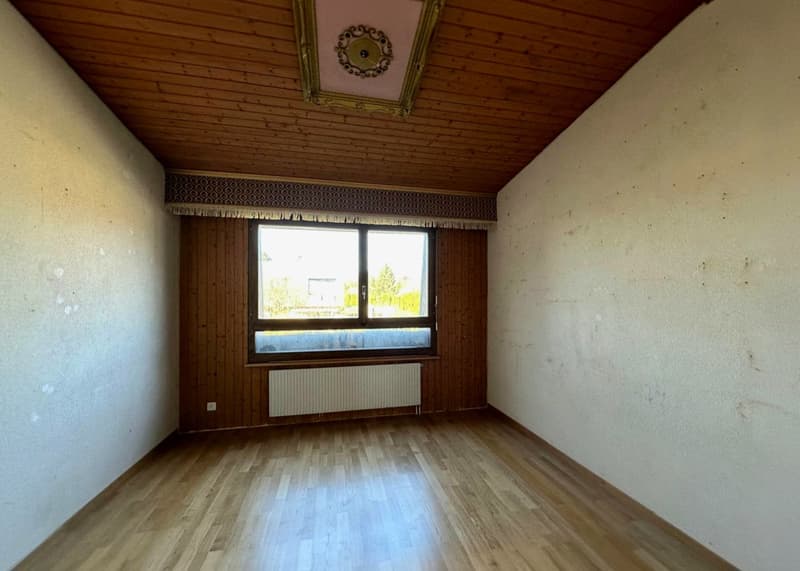 Corner house with potential & XXL garage – ideal for craftsmen and collectors (22)