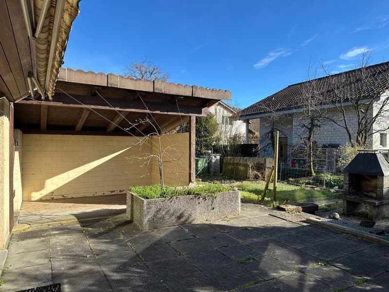 Corner house with potential & XXL garage – ideal for craftsmen and collectors (38)