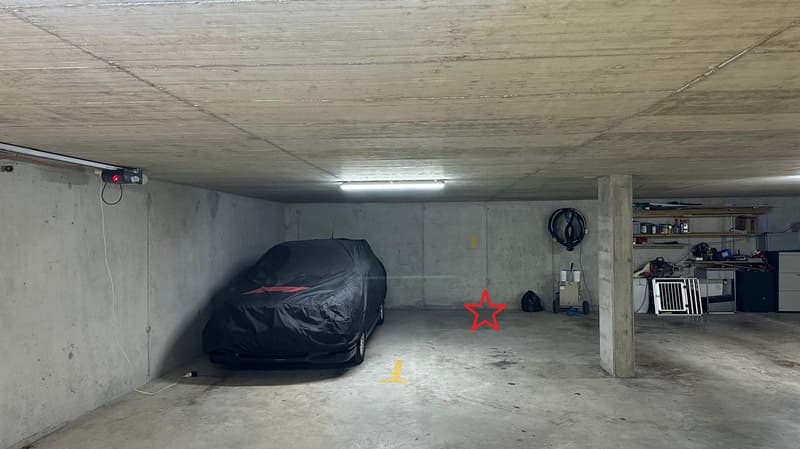Two parking spaces in a small underground garage in Laupen (3)