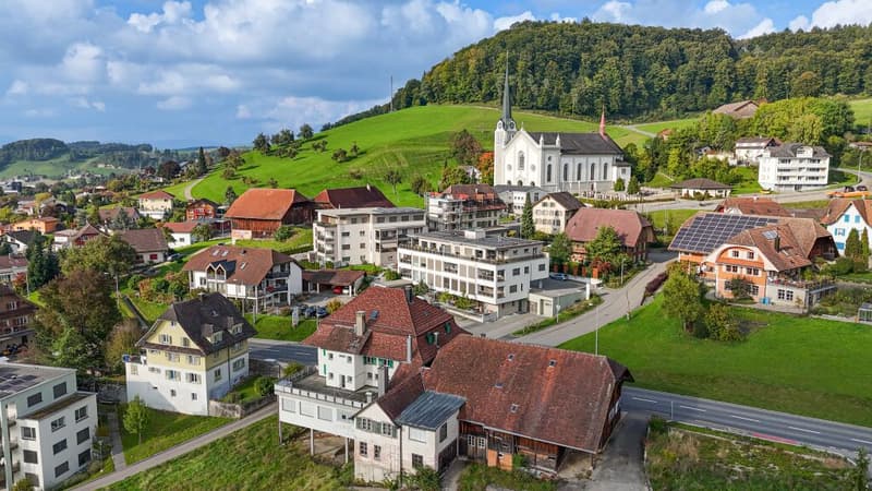 Modern 4.5-room apartment with a landscape view in Grossdietwil (24)