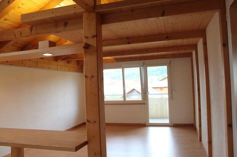 Charmante 2.5-Zimmer-Wohnung mit Bergblick in Spiez (6)
