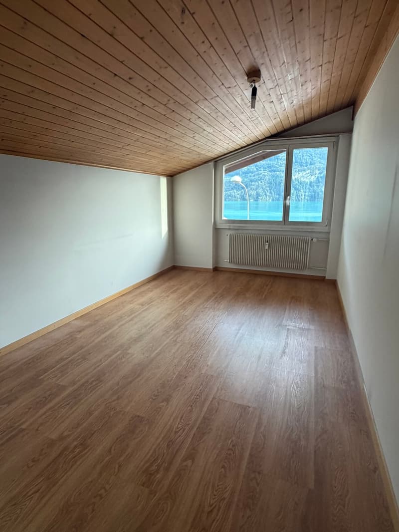 Charmante 3-Zimmer-Wohnung mit Seesicht in Brienz (6)
