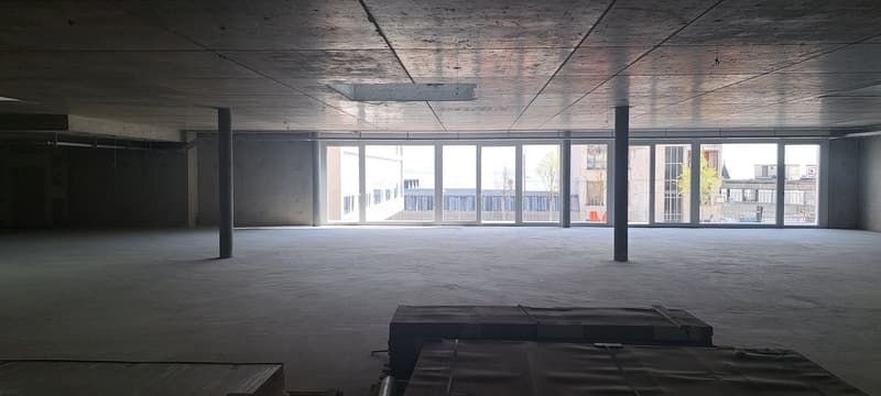 Local commercial et/ou bureau / Gewerberaum und/oder Büro (4)