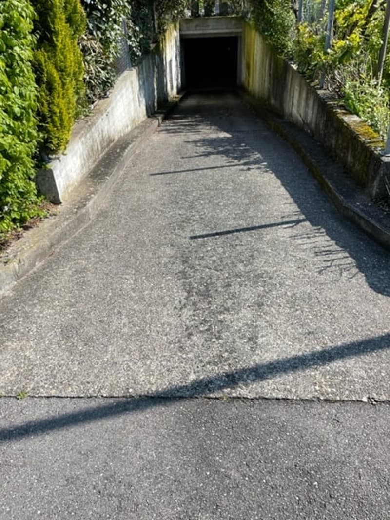 Einstellhallenplatz in Kappelen (2)