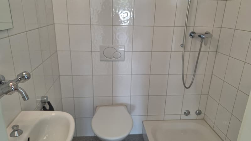 Moderne Gewerberäume mit Balkon in Nidau (9)