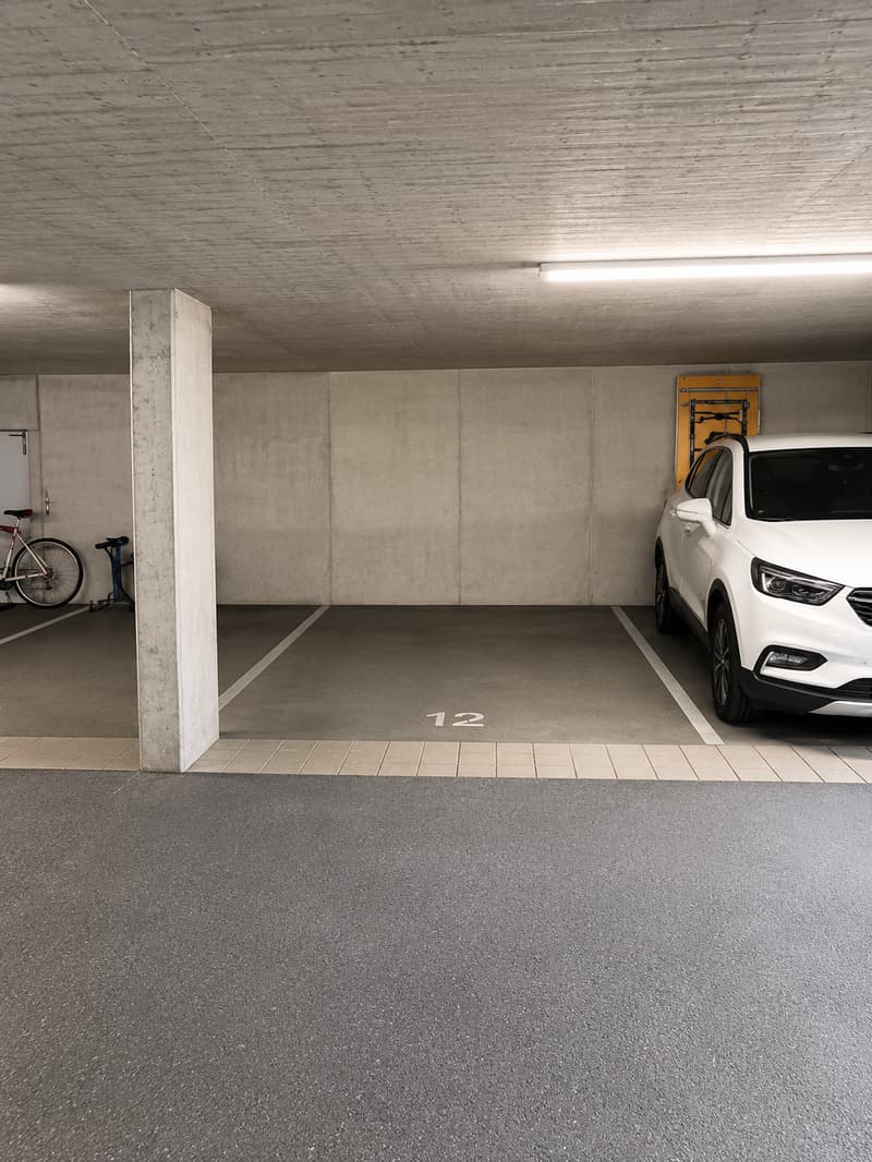 Einstellhallenplatz in Kappelen (1)