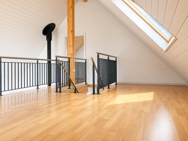 Charmante Duplex-Wohnung mit Dachterrasse in Nidau (4)