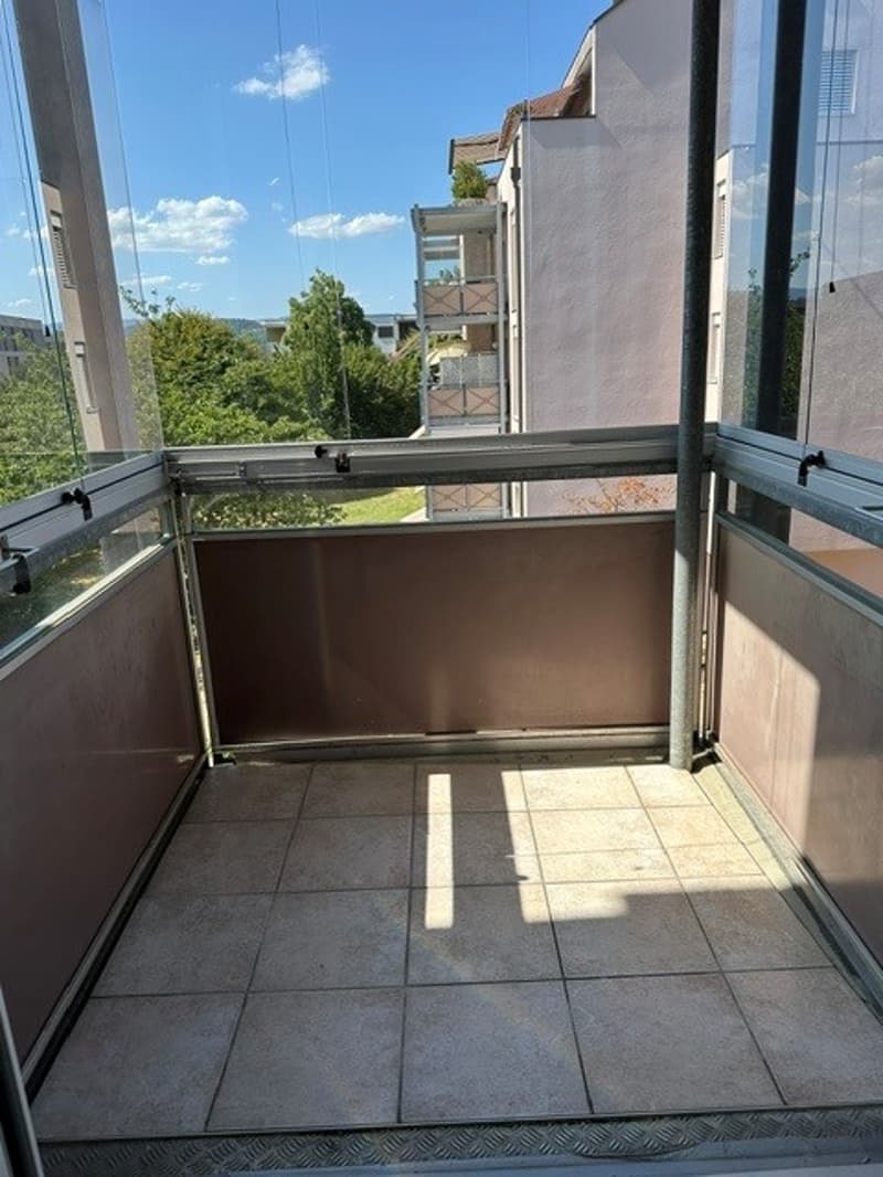 Schöne 4.5-Zimmer-Wohnung mit 2 Balkonen, Keller und Einstellhallenplatz (17)