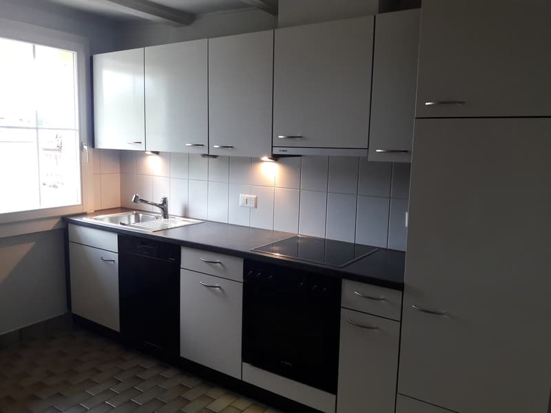 Charmante 4.5-Zimmer-Wohnung im Altbau mit Balkon (3)