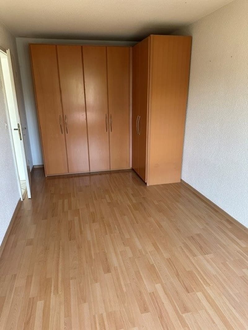 Schöne 4.5-Zimmer-Wohnung mit 2 Balkonen, Keller und Einstellhallenplatz (13)