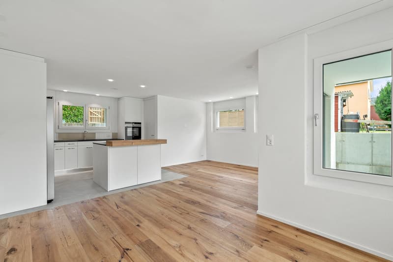 Exclusive & quiet: Modern 4.5-room apartment in the heart of Sursee (4)